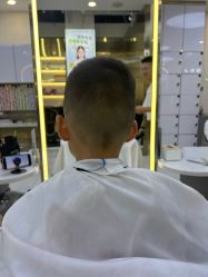 -虫二·专注健康烫染沙龙