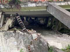 -四川汶川特大地震漩口中学遗址