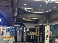 -超鹿运动(达信大厦店)