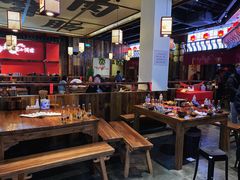 大堂-先启半步颠小酒馆(白麓里店)