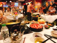 自助取餐区-鲜入围煮花胶鸡海鲜火锅