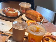 -VERIE BAKEHOUSE