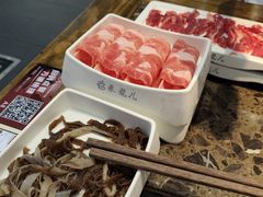 -来龍儿鲜切牛肉自助老火锅