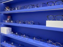 -美式眼镜·授权蔡司.依视路.尼康.豪雅.明月(南翔印象城店)