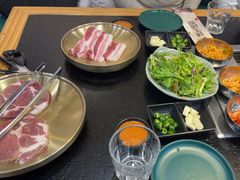 -臻牛烤肉