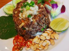 -Chom Cafe and Restaurant