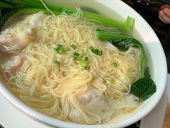 鲜虾云吞汤面-玉兰苑一等茶餐厅