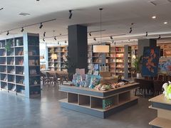 -魔方城市书房(中街益田店)