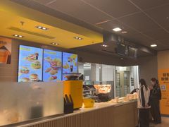-麦当劳(轻轨曹杨路店)
