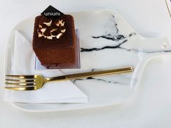 -UNI UNI(环亚凯瑟琳店)