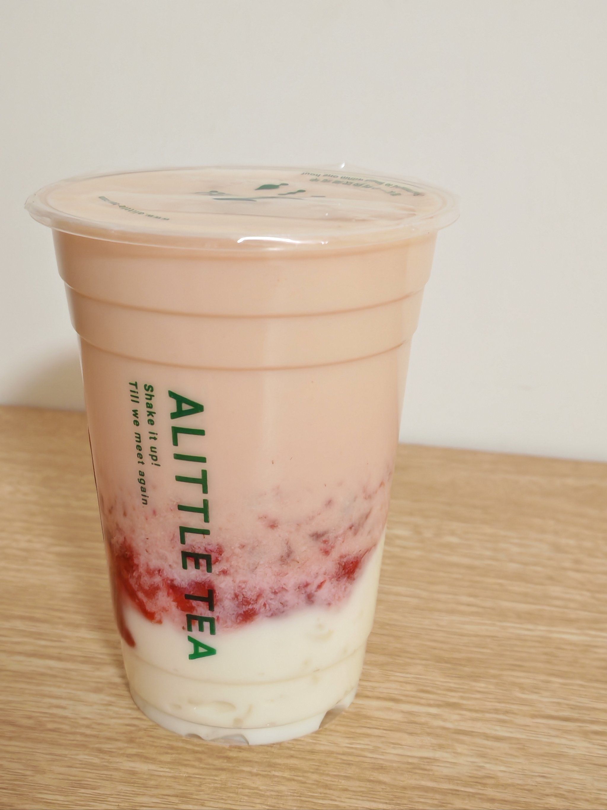 草莓奶茶的甜蜜体验🍓