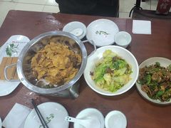 -湖南人家湘菜馆(镇江路店)