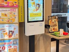 -麦当劳(轻轨曹杨路店)