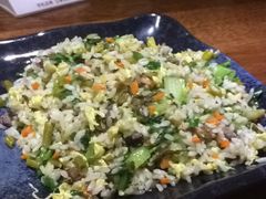酸菜牛肉粒炒饭-张果佬年糕卷(科巷店)