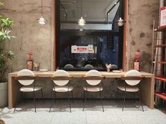 -必胜客(上海华谊新所店)