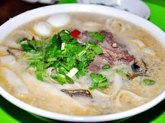 烩面-碗碗香担担面