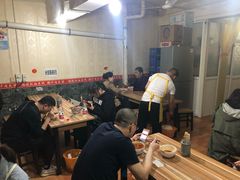 大堂-老字号杨坡红油米线腊汁肉夹馍(东四道巷店)