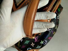 -京伟修鞋洗鞋奢侈品皮具护理店