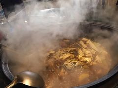 柴锅炖水库鱼-姥家大锅台水库渔家