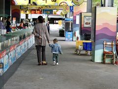 -三亚火车头万人海鲜广场