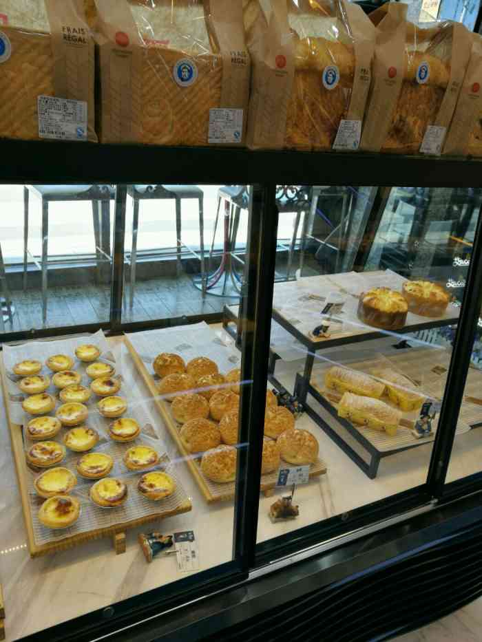 老船长西饼屋(安吉万达店)-"第三个是混入欺骗消费者的?夹心飞走了?