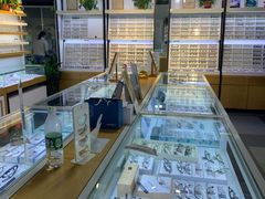 -视野联行眼镜•蔡司•依视路(温江店)