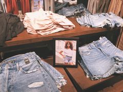 -Abercrombie&Fitch(德基广场店)