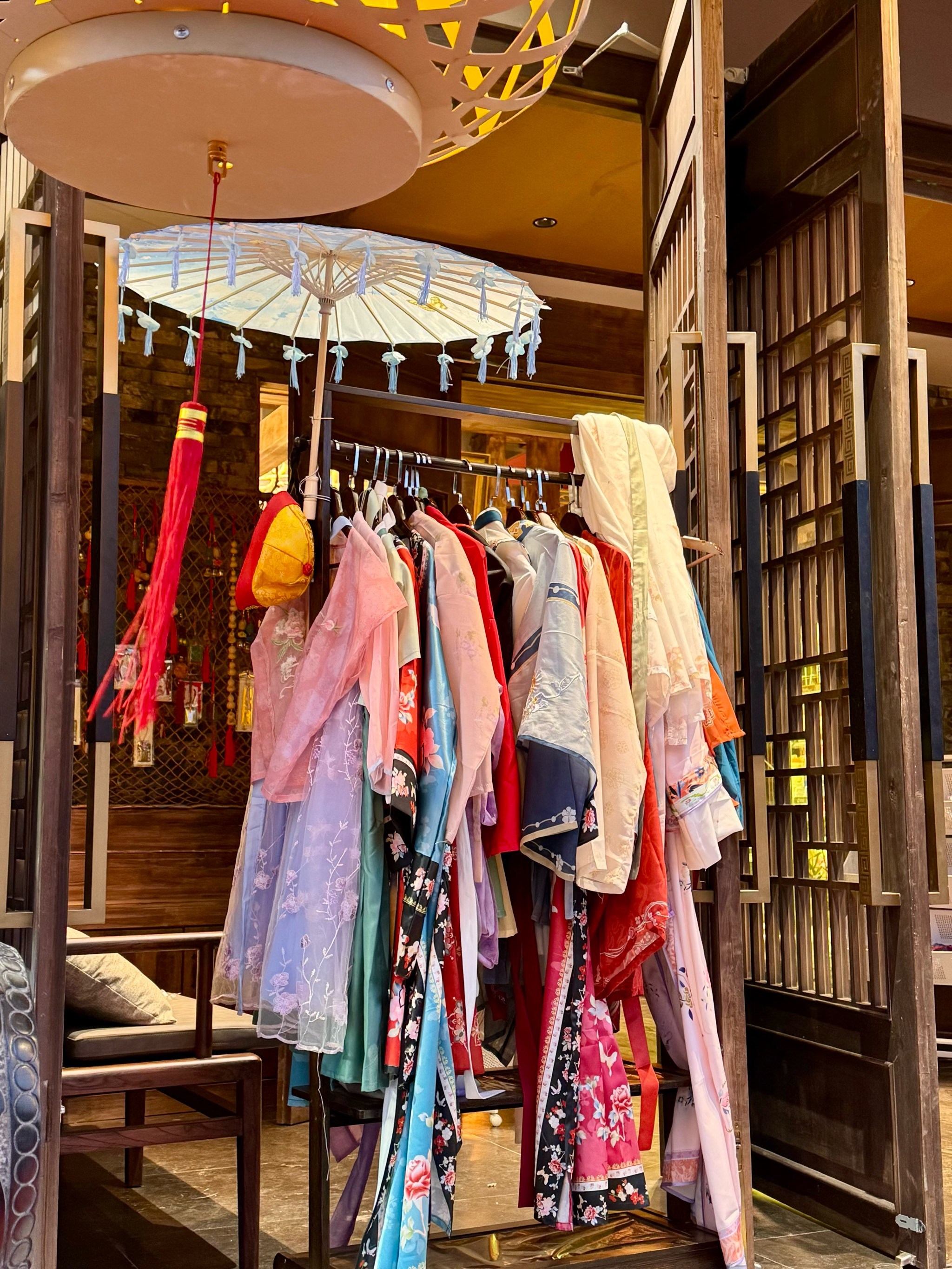 咋跟西安似的!这店新装修的好绝