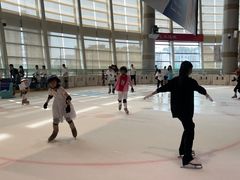 -成都冰纷万象滑冰场