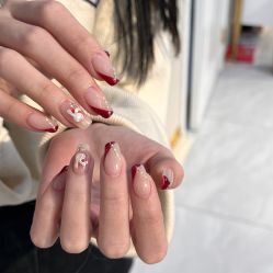 -花系美·美甲美睫精品店