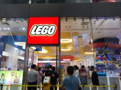 -乐高品牌旗舰店(人民广场店)