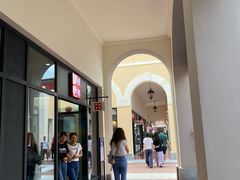 -佛罗伦萨小镇广佛名品奥特莱斯(疏港路店)