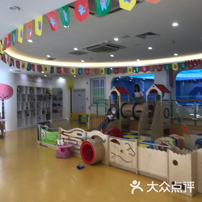 龙格亲子游泳俱乐部