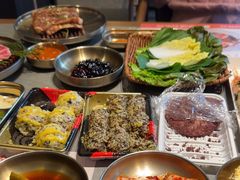 -草家酱蟹炭火烤肉店(珲春南路一店)