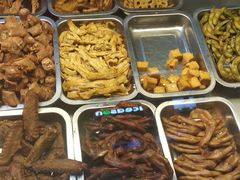 -绝味鸭脖(龙阳路生活广场店)