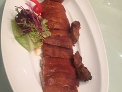 鸿运脆皮乳猪-唐宫海鲜舫