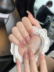 -芊屿芊浔美甲