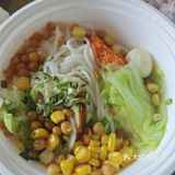 来一碗热腾腾的金汤米线