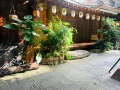-泡桐树街