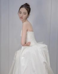 -不晚国际婚纱礼服