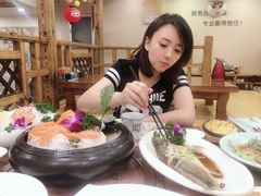 -青瓦餐厅·生鱼片·韩园烤肉(西塔店)