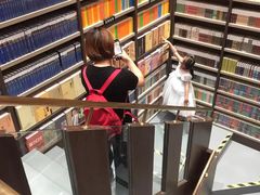 -钟书阁(群光广场店)
