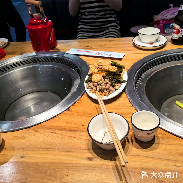 性价比高:这家餐厅的菜品量非常大,性价比极高