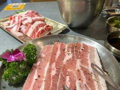-围炉肉舍•炭烤活鳗•丹东海鲜烤肉(步行街店)