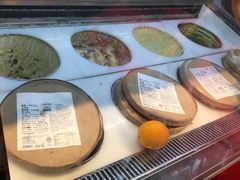 哈根达斯-钱小奴海鲜自助黑金店(杭州滨江龙湖店)