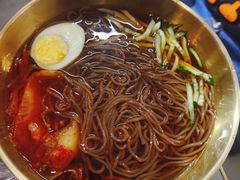 朝鲜冷面-围炉肉舍•炭烤活鳗•丹东海鲜烤肉(步行街店)