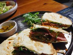 慢烤黑椒牛肉薄饼-MARU玛露音乐餐厅(前滩世贸店)