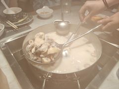 -尚尚仙·酸汤猪手·猪肚鸡火锅(华联万柳购物中心店)