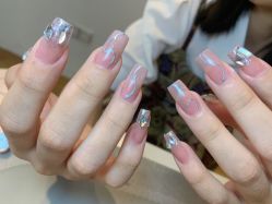 -潮店·虞妃妮轻奢美甲美睫馆