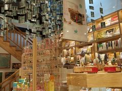 -猫的天空之城概念书店(杭州南宋御街店)